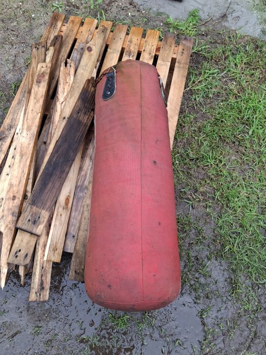 Saco de boxe 1metro por 30 de largura [+-]