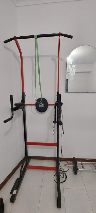 Máquinas de músculos com pesos