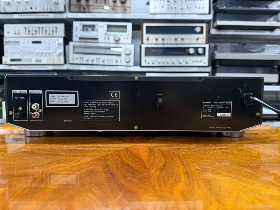 Odtwarzacz płyt CD Sony CDP-XE700 Audio Room