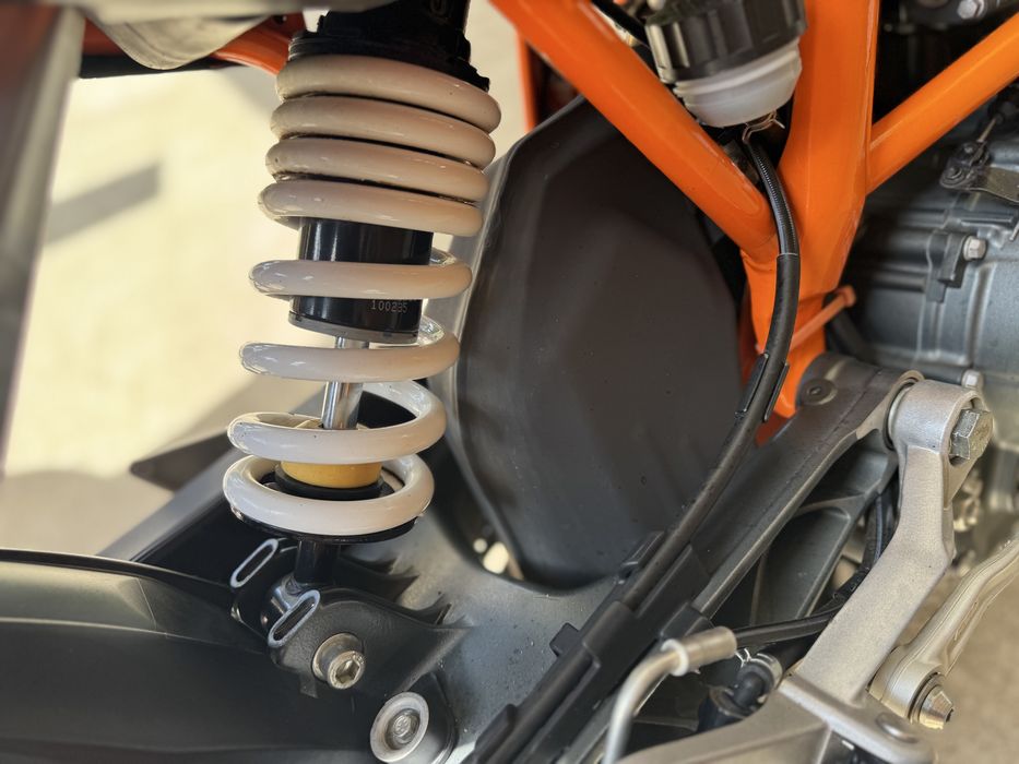 Мотоцикл KTM Duke 390