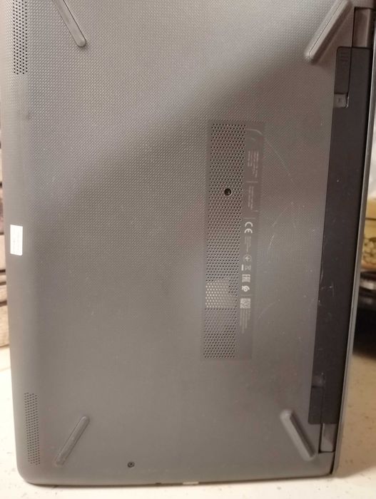 Продам ноутбук hewlett-packard 250 G6, батарею и шарниры экрана менять