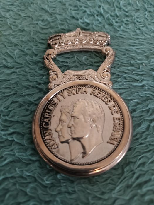 Abre cápsulas e  mini cinzeiro