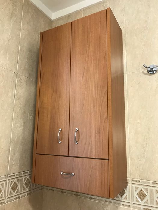 Movel parede/ mesa redonda e cadeiras Conforama