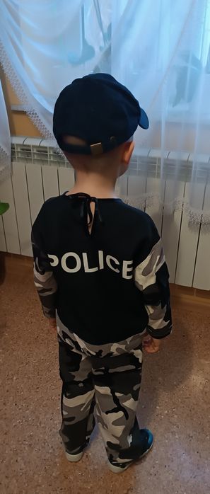 Strój policjanta 104/110
