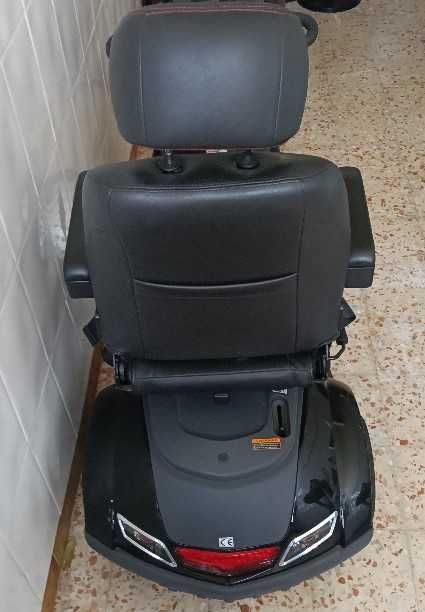 Scooter de mobilidade praticamente nova