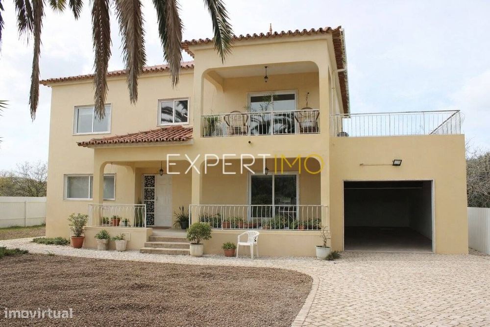 Moradia T4 com garagem em Bordeira, Faro- Algarve
