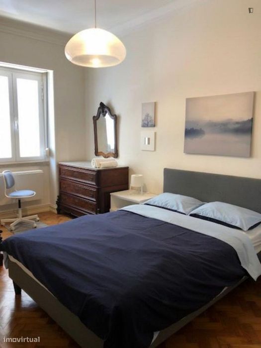 Quarto - localizado em Benfica Lisbon