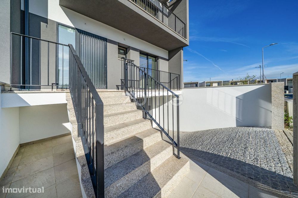 Moradia Gaveto T3 | Construção | Frossos-Braga | Amplo Espaço Exter...