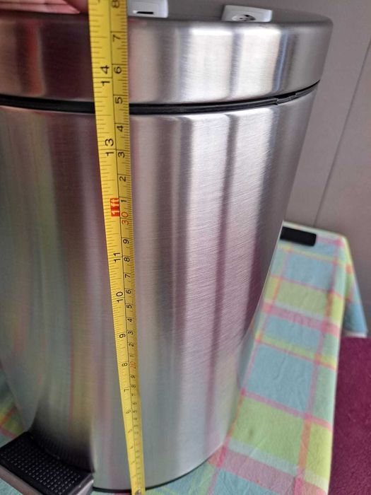 Caixote lixo metálico