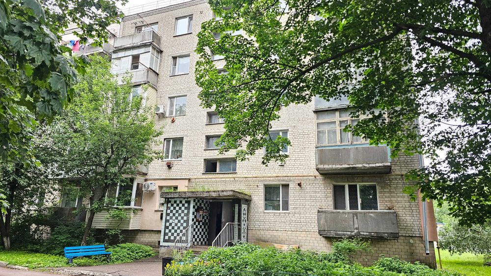 Продаж 2-кімнатної квартири в центрі Яготина (р-н Каштани)