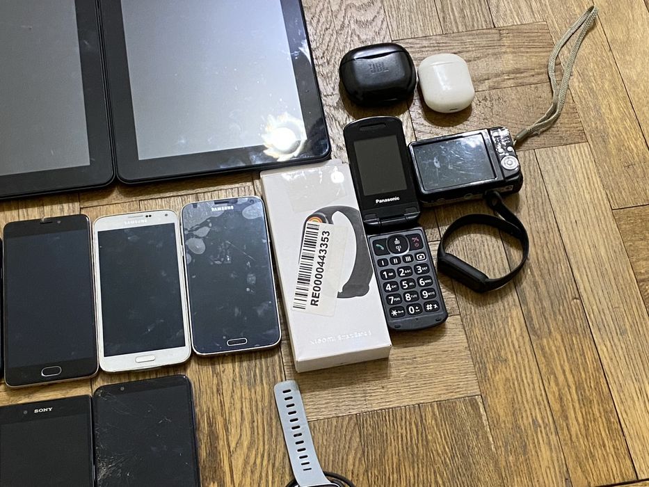 Лот Телефонів Та різне Iphone/Samsung/Xiaomi #71