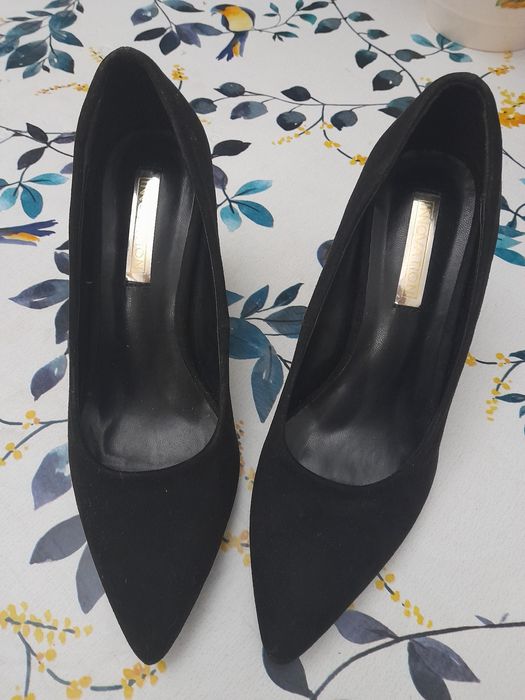 Sapatos clássicos pretos de camurça innovation, salto medio