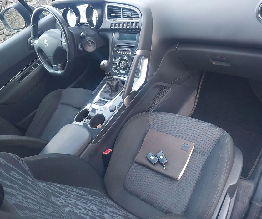 Pegeout 3008 1.6HDI FE 133000kms reais