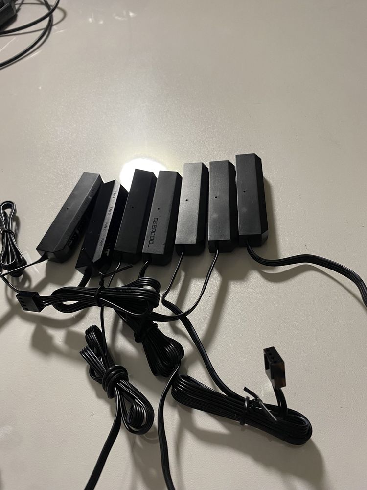 Хаб для вентиляторів (DeepCool FH-04) 1 to 4 PWM: 200 грн ...