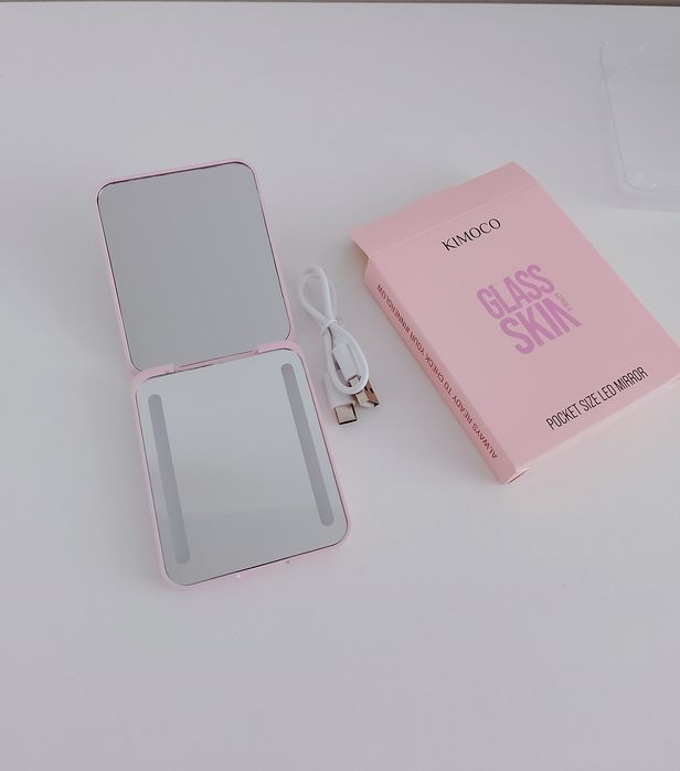 zamykane lusterko kompaktowe LED marki Kimoco