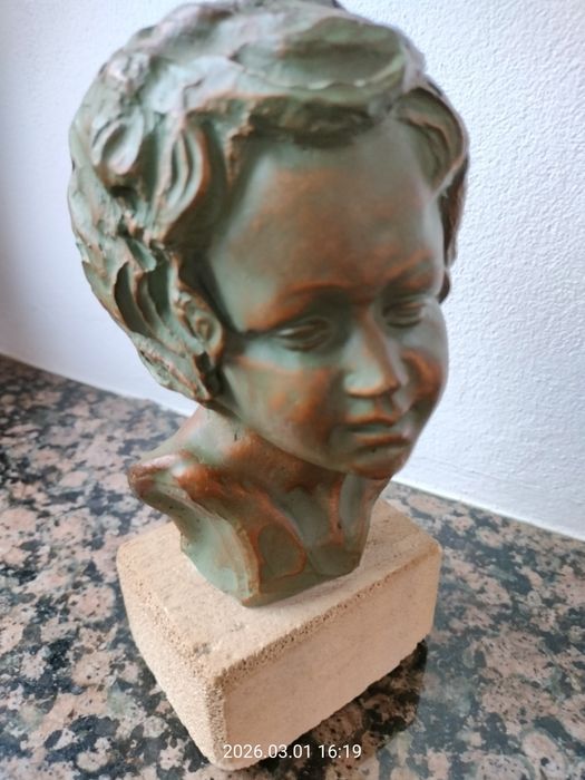 Rzeźba Popiersie Chłopca – Sygnatura Y.V. 234