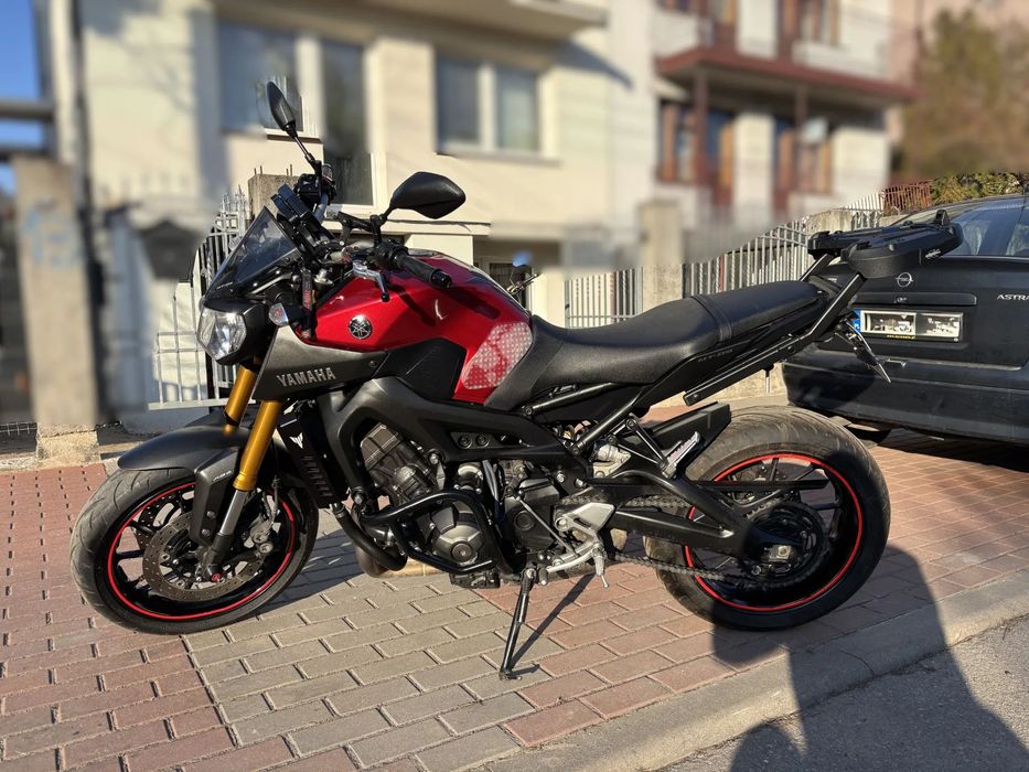 Yamaha MT Yamaha MT‑09 2016 – 115 KM – Zadbana – Złote lagi – Czerwono‑czarna