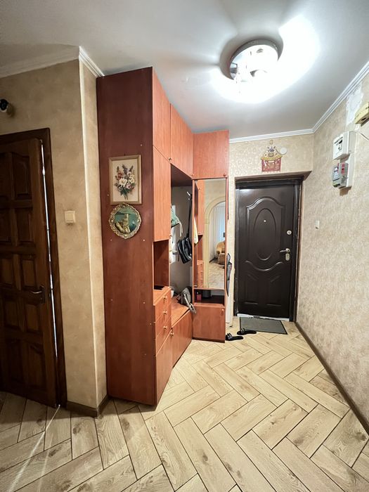 В продажу 4 к к в Варварівці з косметичним ремонтом