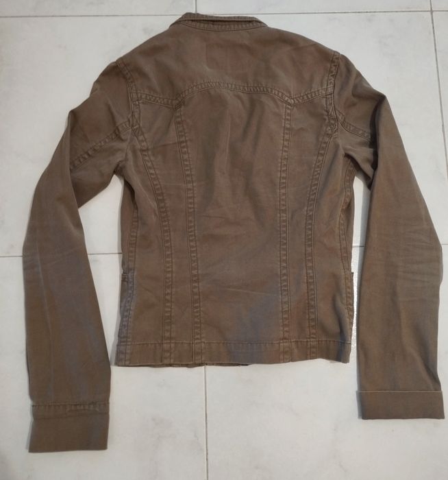 Blusão Caqui da Stradivarius - S