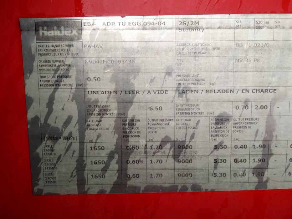 Напівпричіп PANAV з маніпулятором FASSI F235 на 6,5 т. і 8,3 м довжини