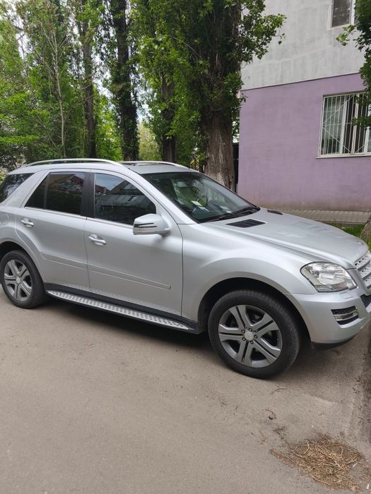 Автомобиль Мерседес 164 бензин 3,5