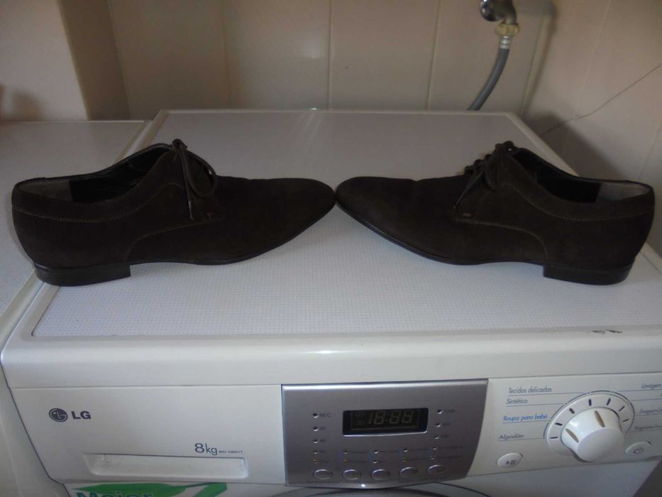 sapatos de homem da marca HOGO BOSS