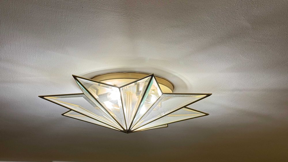 Candeiero de teto em latão com vidros em cristal