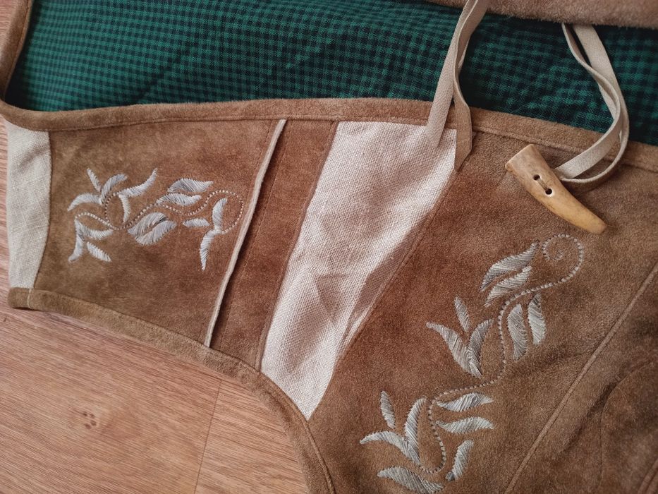 Вінтажна шкіряна жилетка безрукавка