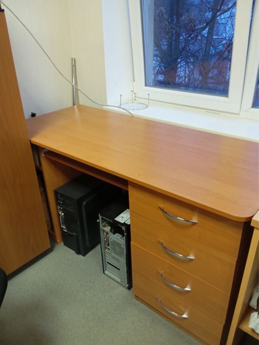 Стол офисный письменный