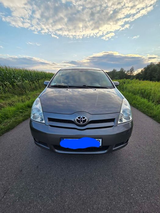 Toyota corolla verso 1.8 benzyna