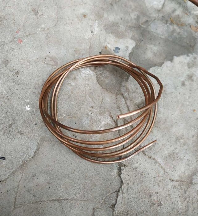 Трубка медная с холодильника.