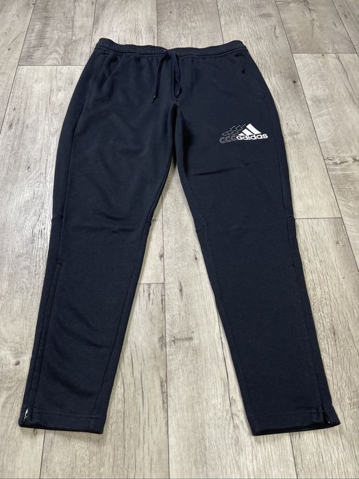 Adidas штаны XL размер спортивные черные с принтом