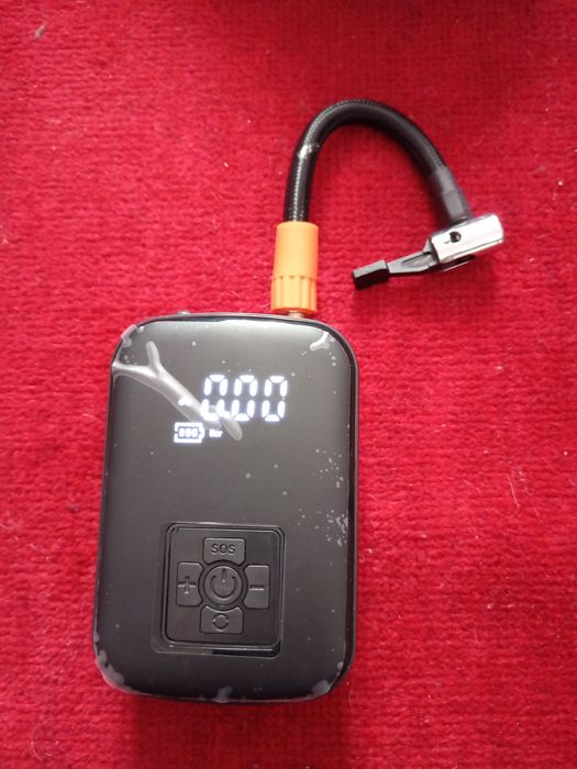 Компресор акумуляторний автомобільний