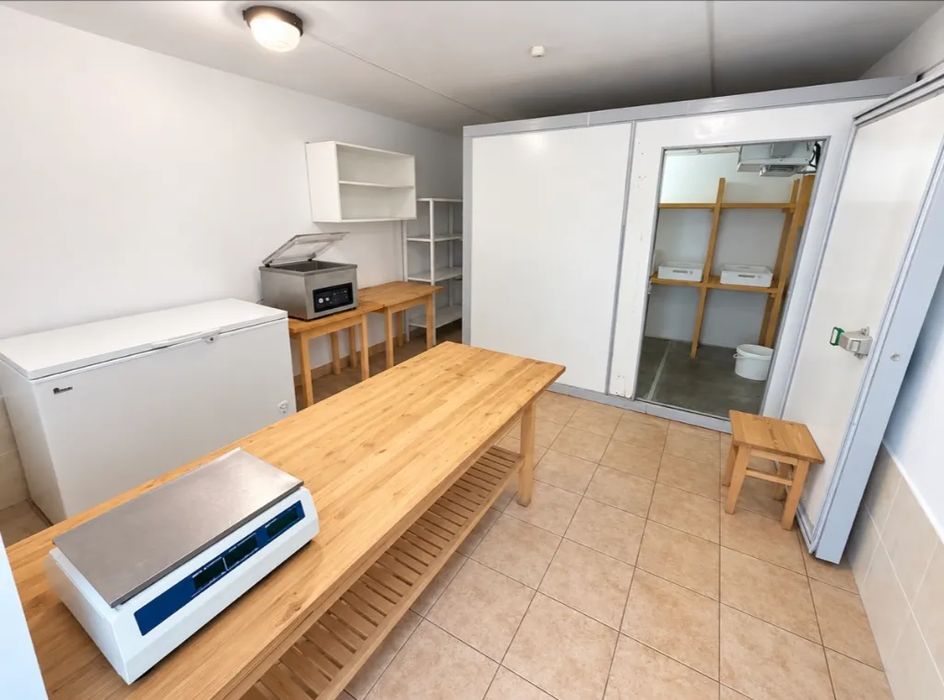 Здам приміщення, 200 м², Підгородне