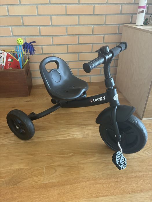 Triciclo de crianca