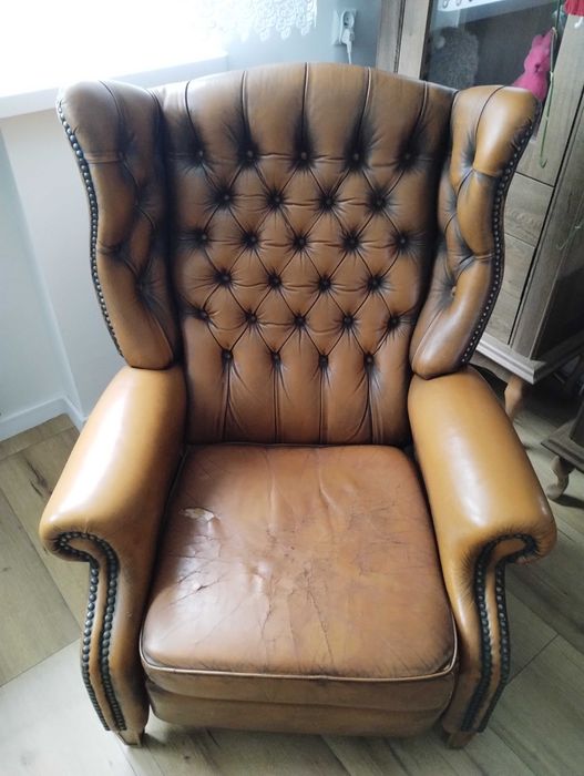 Fotel skórzany chesterfield