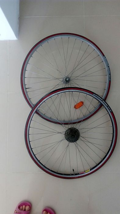 Koła 28 cali szosa treking komplet Shimano