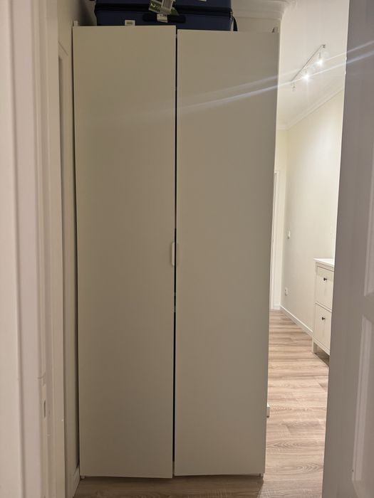 Guarda fatos Ikea com suporte camisas, calcas e joias como novo