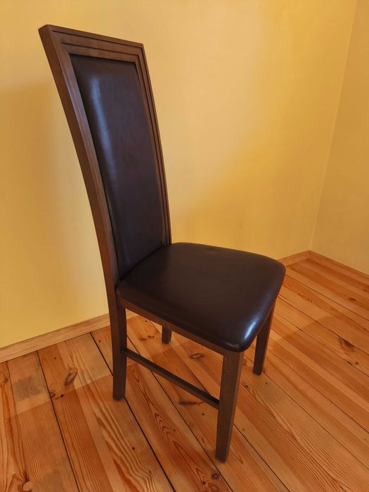 Krzesła skórzane komplet