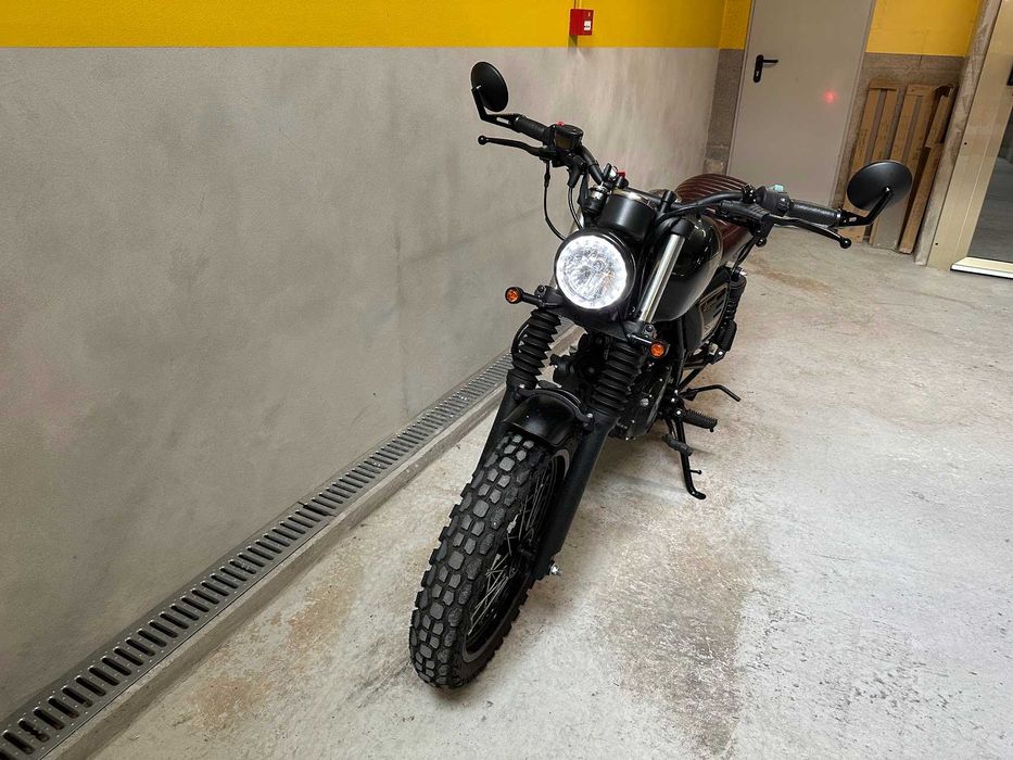 Bluroc Legend 125 – Café Racer, muito económica e apenas 5000km