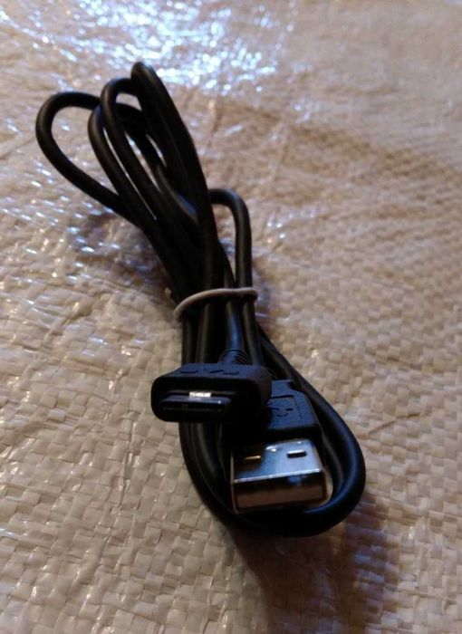 Шнур USB для подключения телефона LG к компьютеру