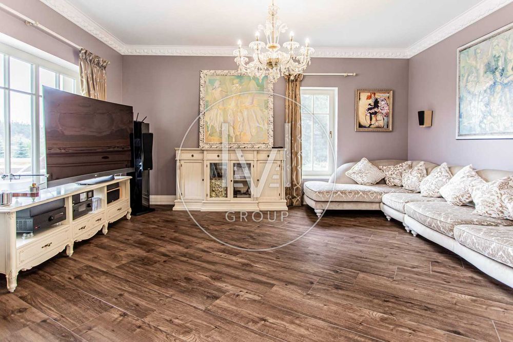 Будинок S=380 м² 4 спальні басейн берег