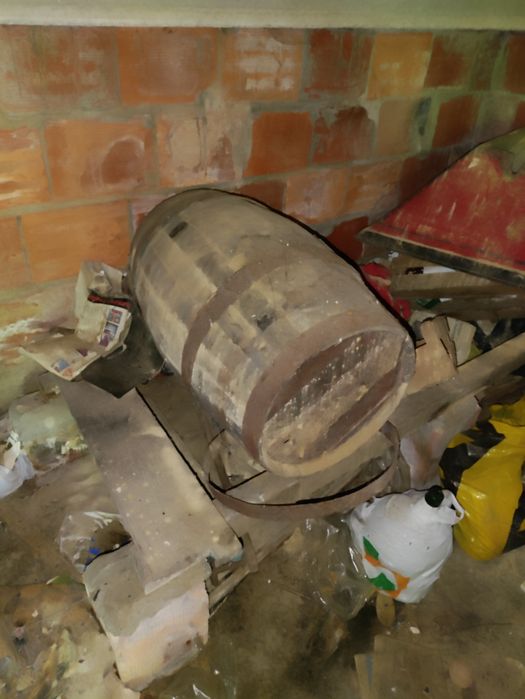 Barricas de vinho velhas