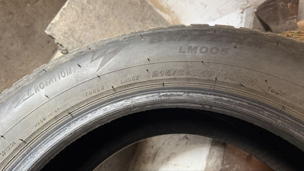 Шини 215/65 R17 Bridgestone 5.5мм  зима