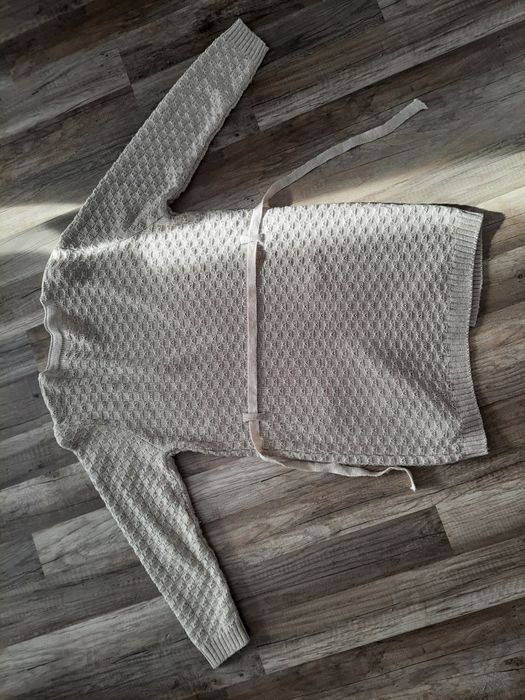 Sweter długi z wiązaniem w pasie