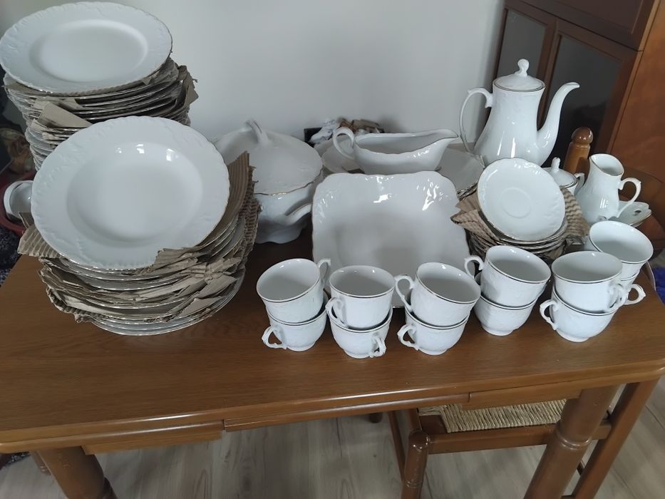 Conjunto jantar para 12 pessoas