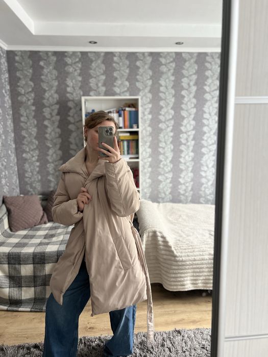 Молочна зимова куртка reserved s-xs