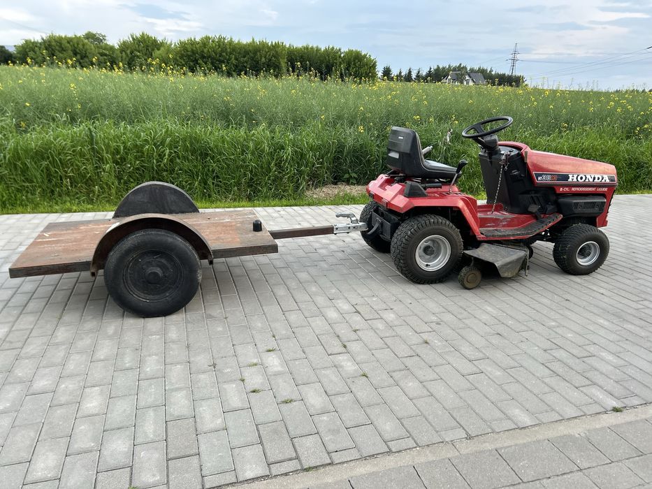 HONDA HT3813 – Traktorek kosiarka 102 cm, dwucylindrowa z przyczepką