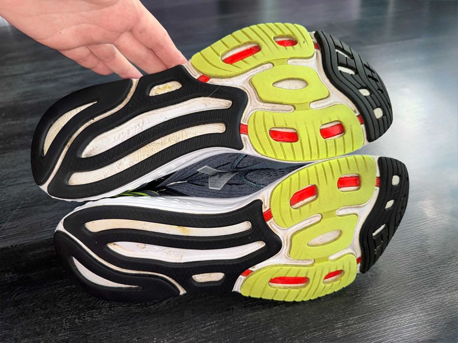 Легкі кросівки New Balance 890v6, оригінал, р-р 46-47,5, уст 30,5 см