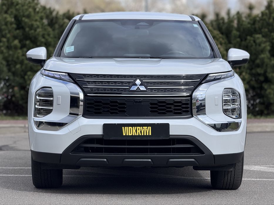 Mitsubishi Outlander EV, 2023 року, 2.4 плагін-гібрид автомат 4wd 34км